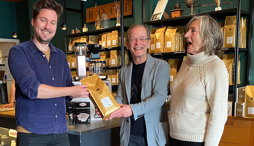 Presentation of grand prize to the first prize winner of the Boat Coffee Game